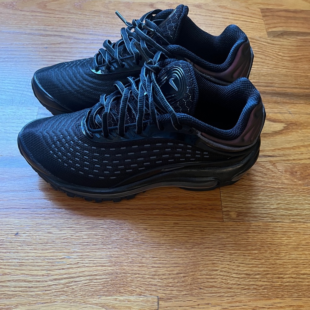 Nike - Picture 5 of 6
